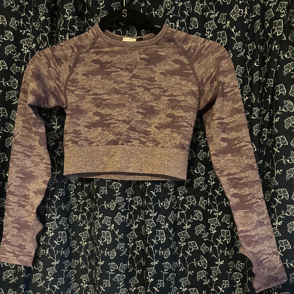 Abyl Purple Camo Workout Long Sleeve Top NWT - Picture 1 of 3
